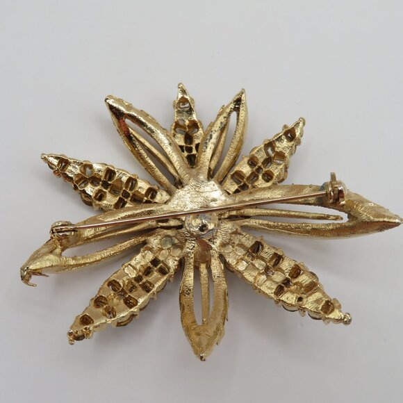 Vintage Green Rhinestone Floral Leaf Gold Tone Brooch - Picture 7 of 8